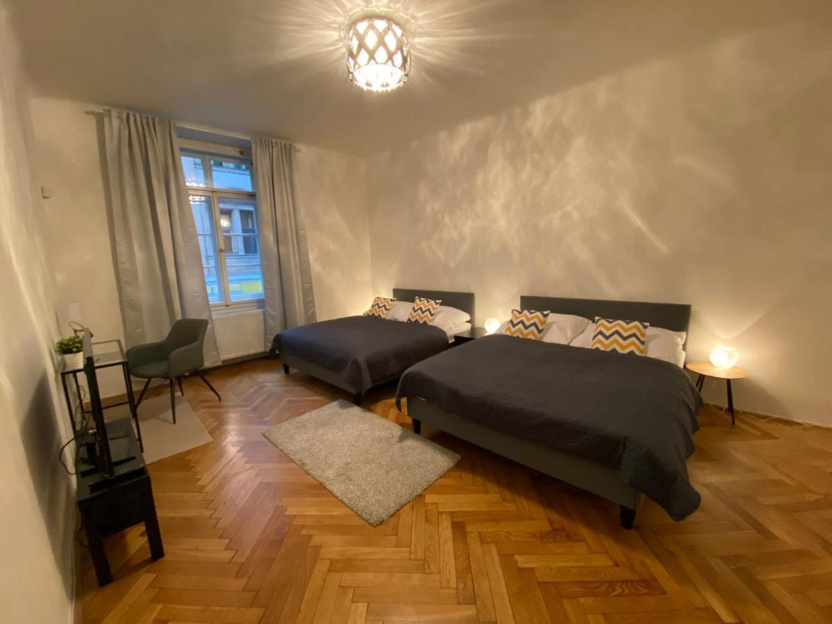 Spacious Apartment On Wenceslas Square 布拉格 外观 照片